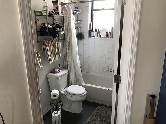 5th image of 2753 N Western Ave #2