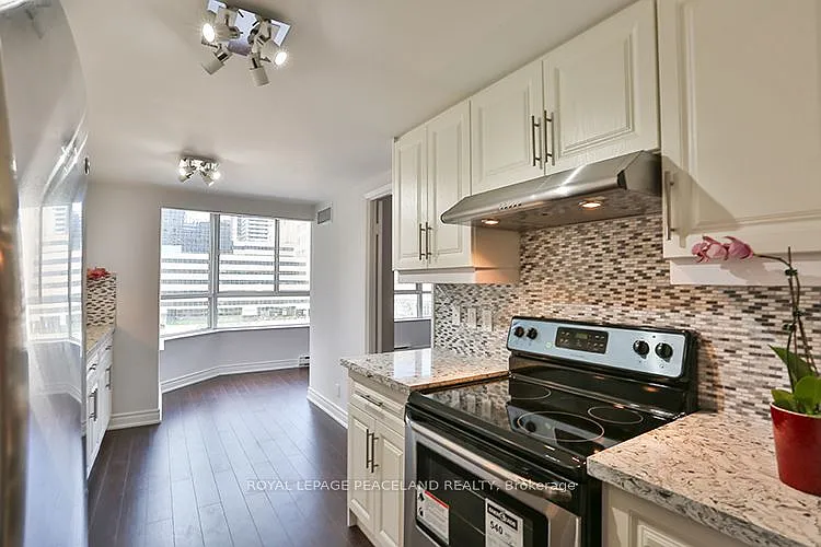 44 Gerrard St W #704 — Photo 5