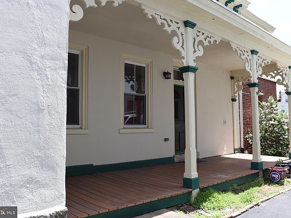 4th image of 421 Lyceum Ave #1R