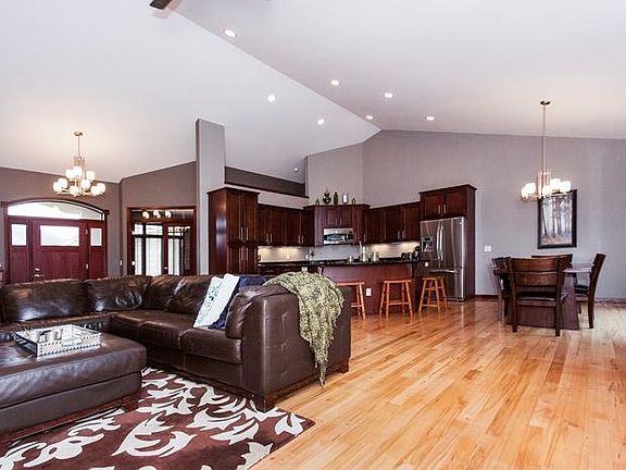3rd image of 1709 Dunwoody Ln
