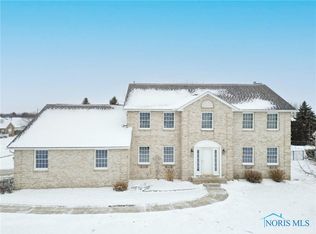 1363 Sheffield Dr, Bowling Green, OH 43402