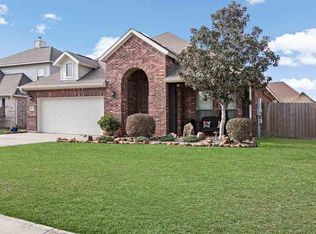 8340 Lake Placid Dr, Nederland, TX 77627