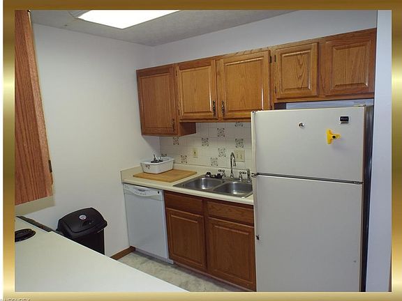 3rd image of 35333 Greenwich Ave