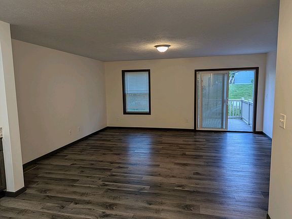 3rd image of 585 Birch Hill Dr #24