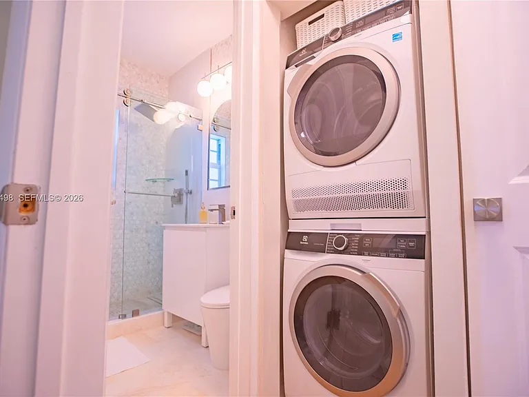 1559 Meridian Ave #208 — Photo 12