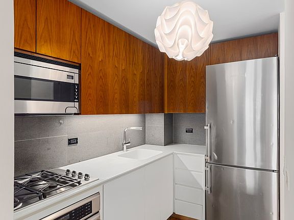 4th image of 515 E 72nd St APT 20K