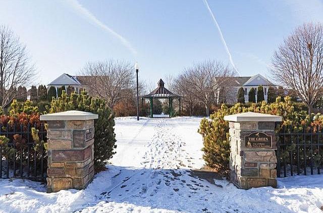 1st image of 11365 Chisholm Cir NE Unit B