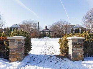 11365 Chisholm Cir NE UNIT B, Blaine, MN 55449