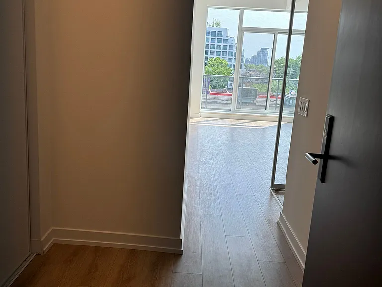 500 Dupont St #315 — Photo 2