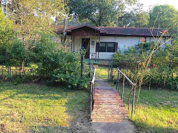 2nd image of 3400 Juniper Dr