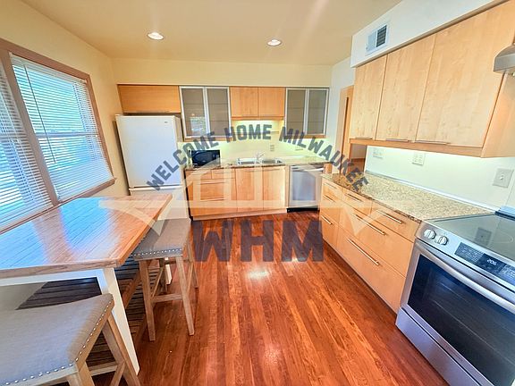 2nd image of 7315 Harwood Ave