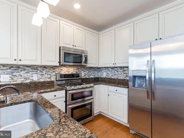 9200 Charleston Dr Unit 207, Manassas, VA 20110