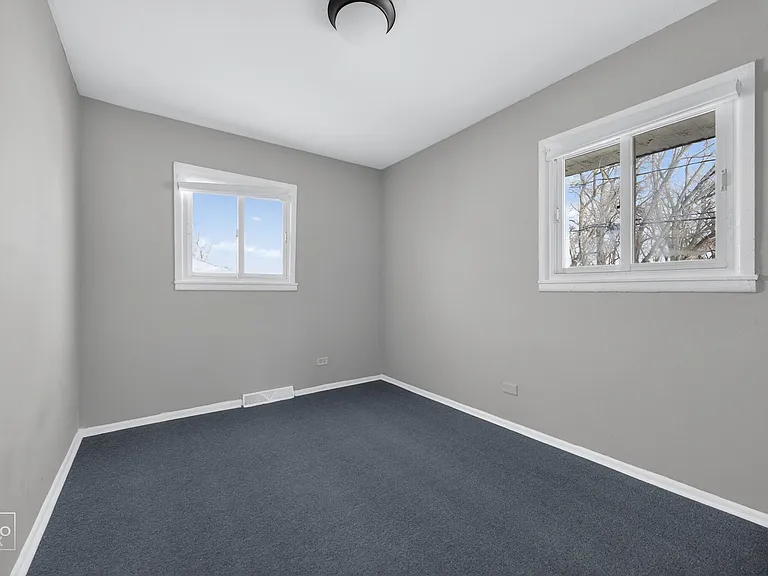 13041 S Eberhart Ave — Photo 7