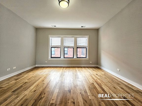 3rd image of 2207 W Eastwood Ave #3S