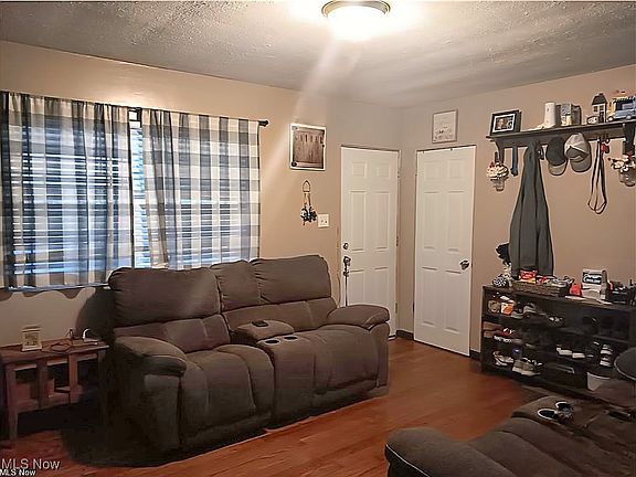 3rd image of 2105 Chewelah Ave