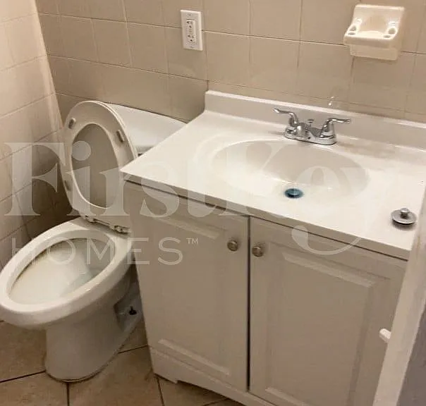 1324 N Powers Dr — Photo 7