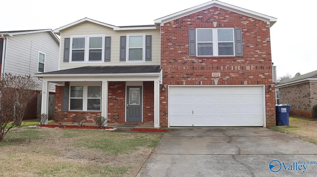 4 bed, 2820 sqft, $2,200 — Photo 1