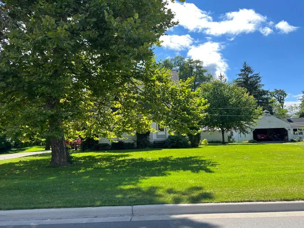 1235 E McDevitt Ave, Jackson, MI 49203