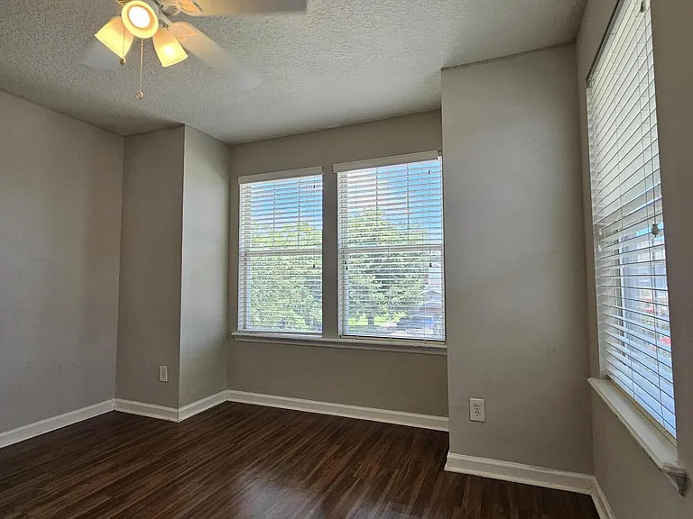 2334 Sunset Bluff Dr — Photo 18