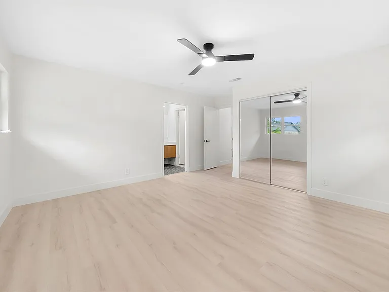 1403 Creekview Dr — Photo 10