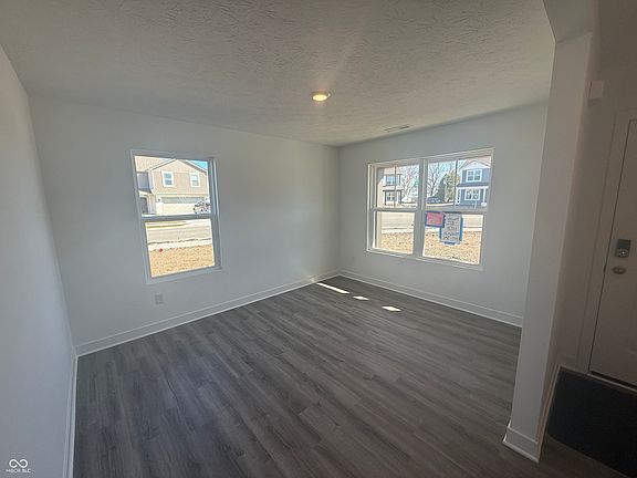 5th image of 1128 Phillips Dr