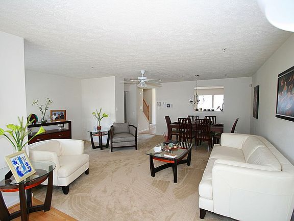 5th image of 725 Wineberry Way