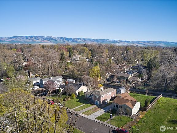 5th image of 630 Francis Avenue