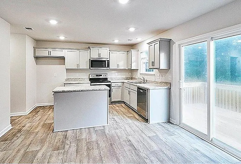 2025 Longshadow St — Photo 26