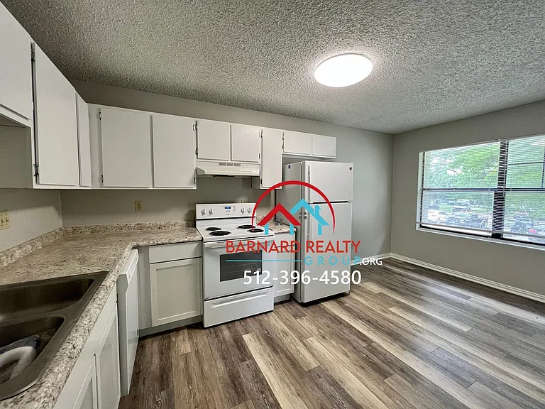 108 Lady Bird Lane — Photo 9