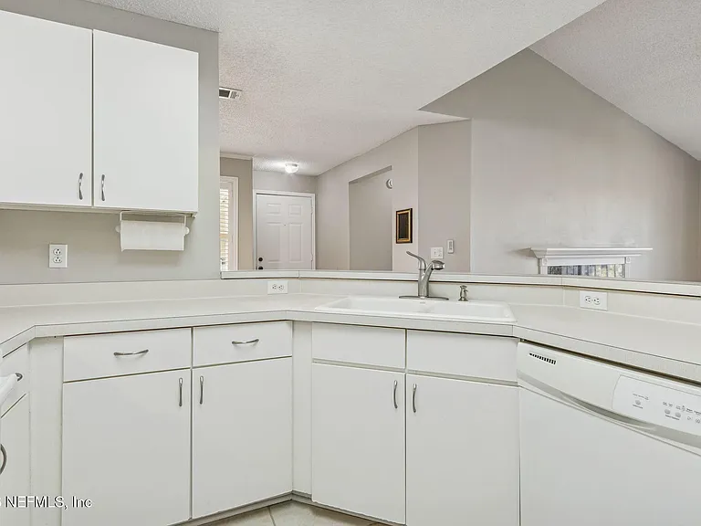 800 Ironwood Dr #834 — Photo 13