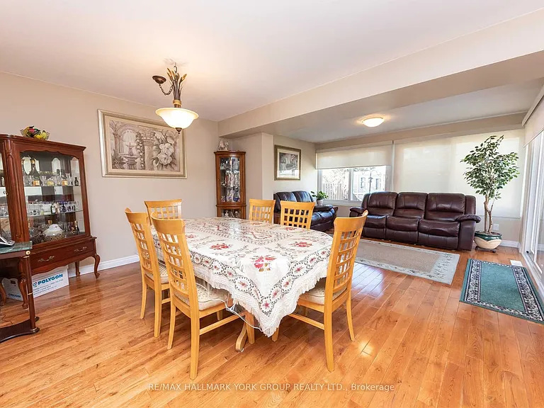 22 Cashel Ct — Photo 4