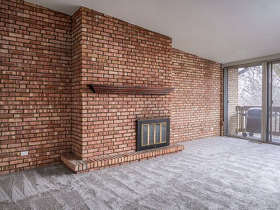 4th image of 5600 Hillcrest Ln APT 4J