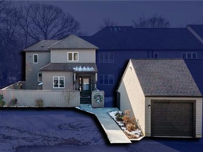255 Seabreeze Dr, North Kingstown, RI, 02852
