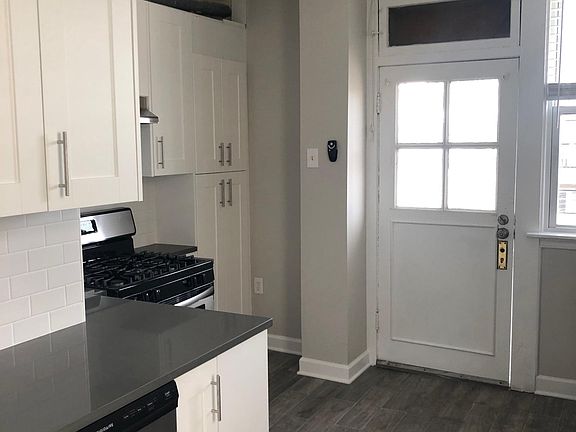 4th image of 3748 N Sawyer Ave #2FF