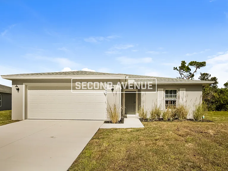 18404 Moonshadow Ave — Photo 1