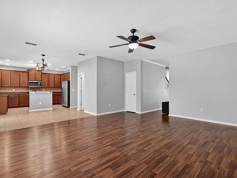 112 Kildrummy Ct — Photo 15