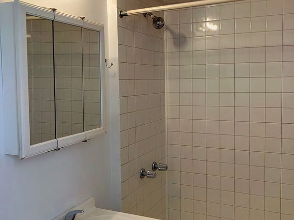 5th image of 2612 W Huron St #3F