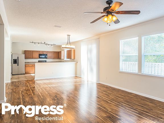 3rd image of 1218 Dawn Creek Ct