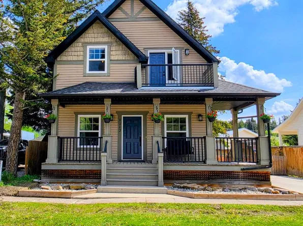 1217 W 83rd St, Crowsnest Pass, AB T0K 0M0