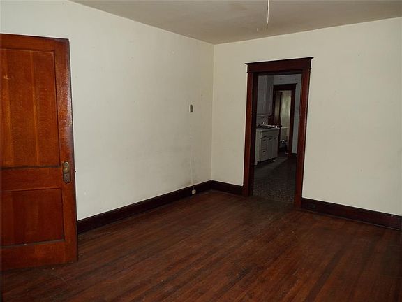 4th image of 4 Baxter St