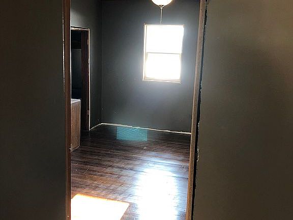 2nd image of 408 Montana St