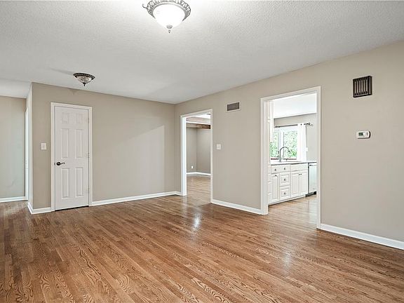 4th image of 1618 SW New Orleans Ave