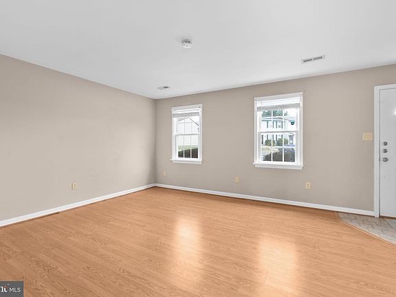 5th image of 5230 Magnolia Pl