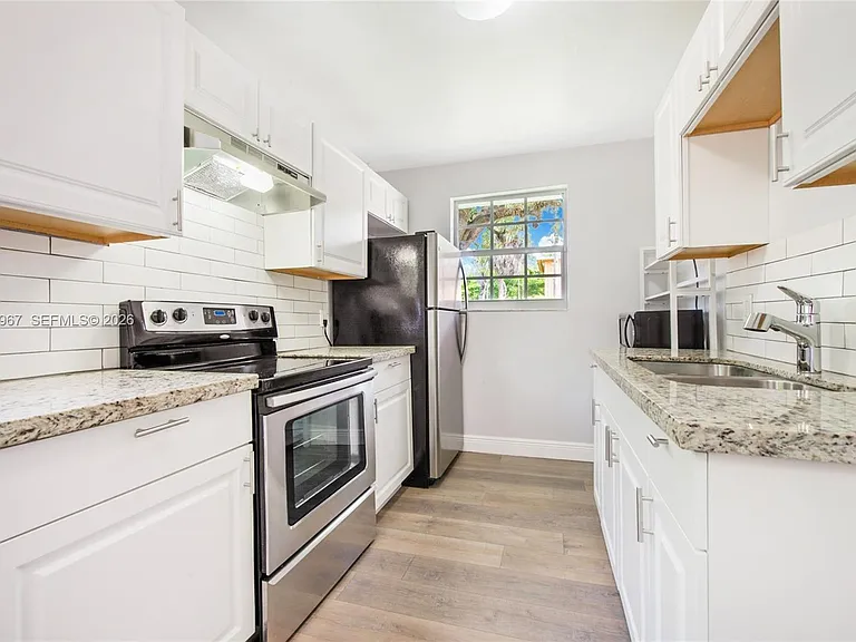 6198 SW 63rd St — Photo 28