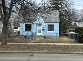 831 Talbot Ave, Winnipeg, MB R2L 0S4