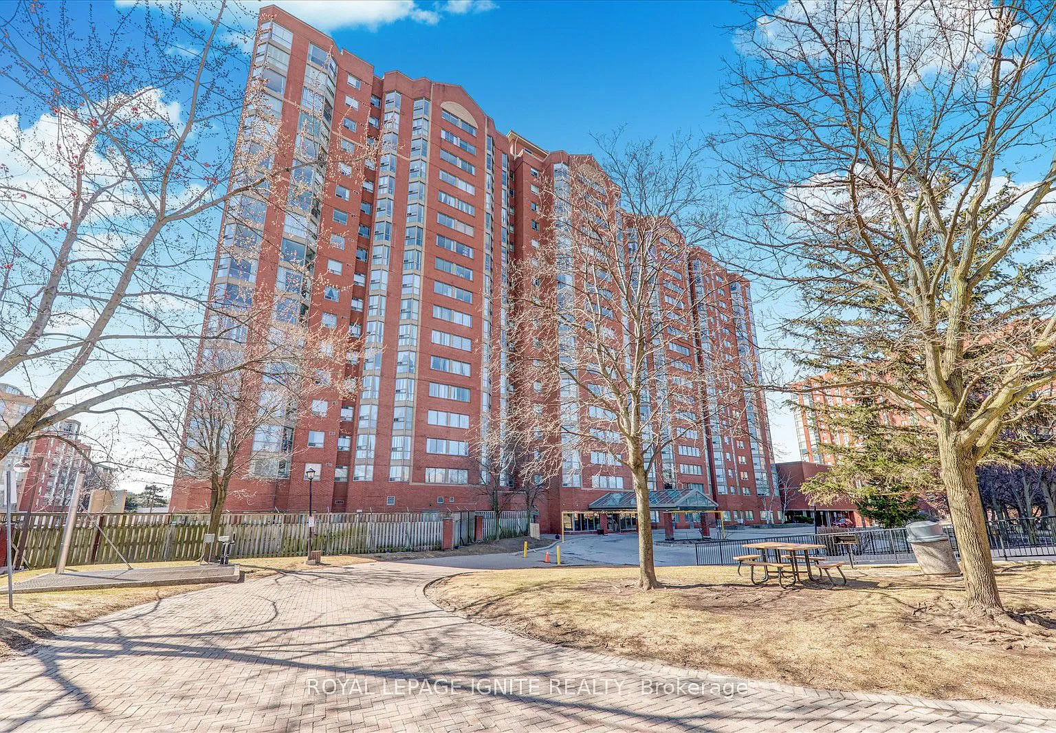 3 bed, $2,800 — Photo 2