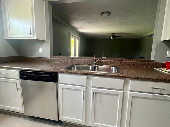 3rd image of 1967 Toucan Way Unit 200