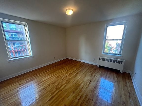 3rd image of 143-29 Barclay Ave #6B