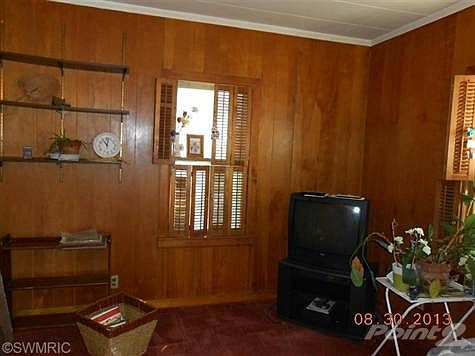 5th image of 940 Davar St