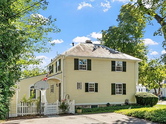 3rd image of 23 Arundel St